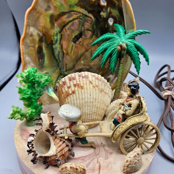 Vintage Abalone SeaShell TV Lamp Mid Century Retro Tiki Bar Accent Light. - Picture 1 of 9